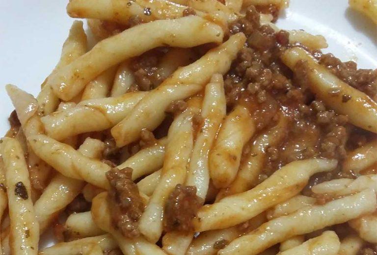 Strozzapreti al ragù