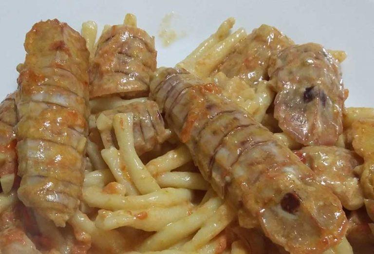 Strozzapreti con le canocchie