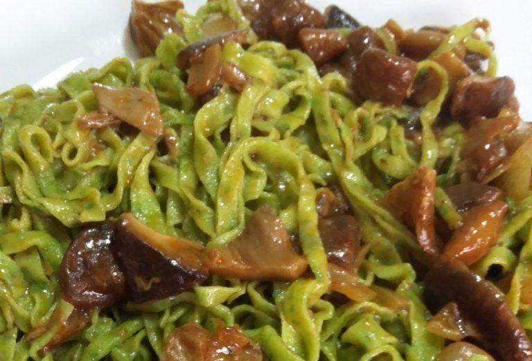 Tagliolini Verdi con i Funghi