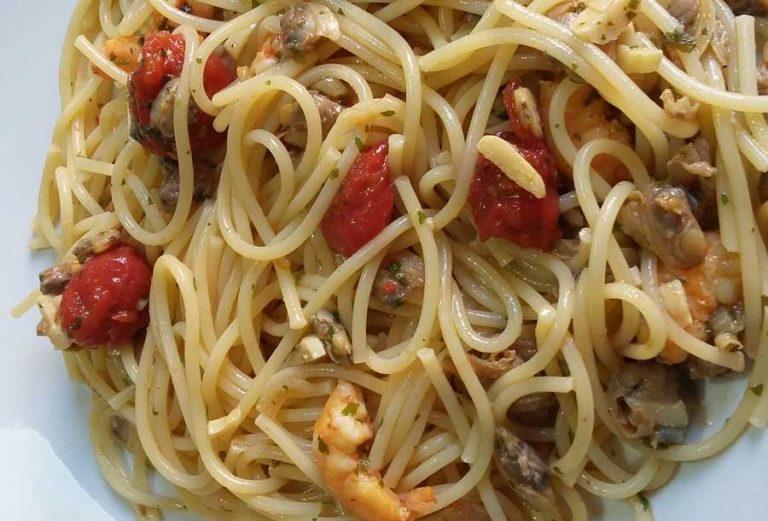 Spaghetti con il sugo di pesce
