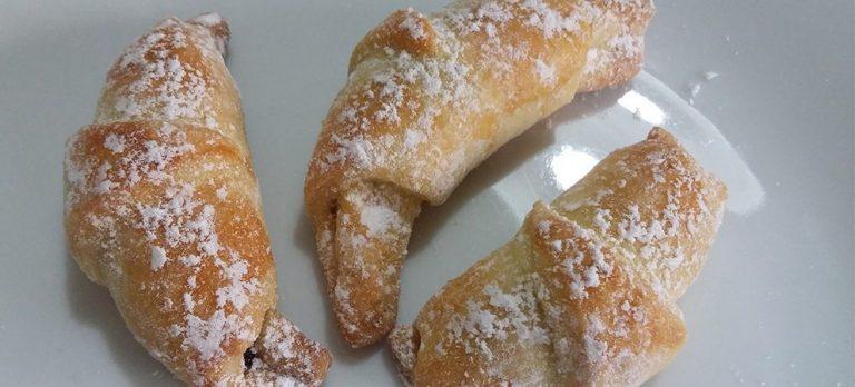 Brioche allo yogurt con crema di nocciole e marmellata