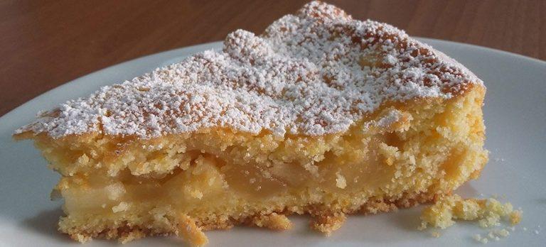 Torta di pasta frolla ripiena di mele