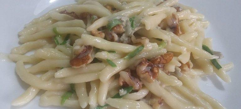 Strozzapreti con crema al gorgonzola